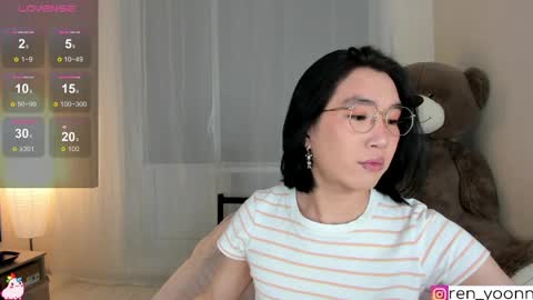 Snapshot of ren_yoonn chatting on May 2026 04:41:02 AM Ren online show from May 2026 04:41:02 AM