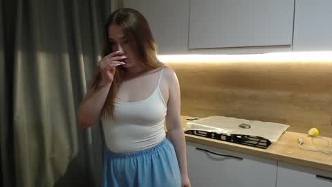 Snapshot of renae_tom chatting on June 2026 07:16:02 PM Renae Tom online show from June 2026 07:16:02 PM