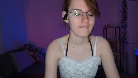 Snapshot of renaeblaski chatting on April 2026 06:32:01 PM Claire online show from April 2026 06:32:01 PM