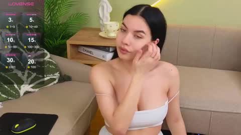Renae online show from March 2025 08:21:02 AM