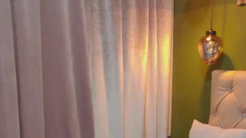 Snapshot of renata_milf_ chatting on September 2025 11:45:02 AM renata_milf_ online show from September 2025 11:45:02 AM