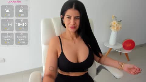 RENATA online show from October 2025 01:23:01 PM