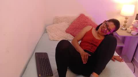 renataj online show from October 2025 09:03:01 PM