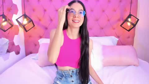 Renata Oviedo online show from April 2026 11:40:02 PM