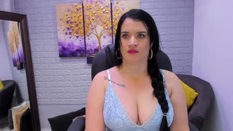      online show from February 2025 12:06:01 PM