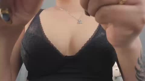 Snapshot of renee_shelby_ chatting on September 2025 08:09:01 PM Renee Shelby online show from September 2025 08:09:01 PM