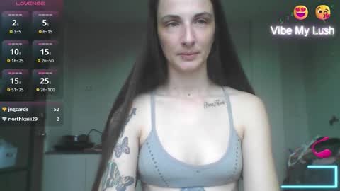 Snapshot of reneeluvs chatting on September 2025 08:25:01 AM Reneeluvs online show from September 2025 08:25:01 AM