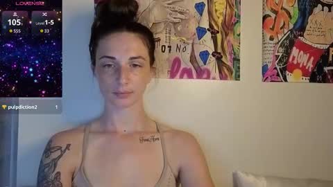 Snapshot of reneeluvs chatting on September 2025 09:14:02 AM Reneeluvs online show from September 2025 09:14:02 AM