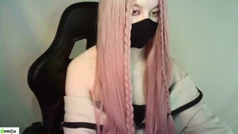 Renesme White Im here from Monday to Friday online show from May 2026 02:40:01 AM