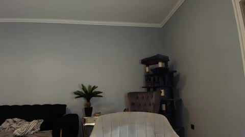 ReniGendur online show from June 2026 08:01:02 PM