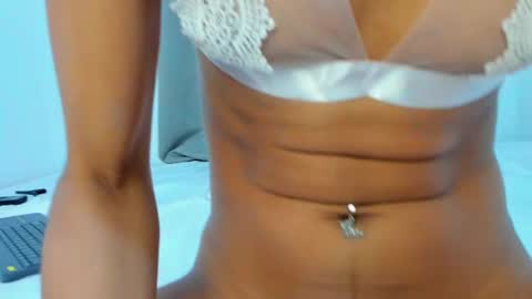 Snapshot of rennatta_sx chatting on February 2025 02:34:01 PM Renata online show from February 2025 02:34:01 PM
