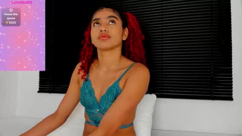 Snapshot of rennatta_sx chatting on October 2025 12:35:01 PM Renata online show from October 2025 12:35:01 PM