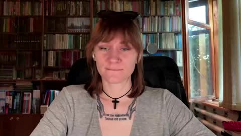 Snapshot of retromarie chatting on May 2026 03:42:01 PM Rie online show from May 2026 03:42:01 PM