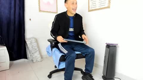 reymasterhot online show from April 2026 02:25:02 PM