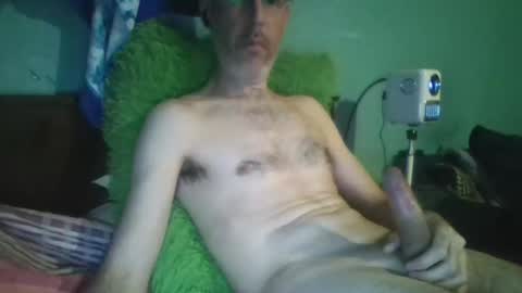 reyes_albert2006 online show from February 2026 11:33:01 AM