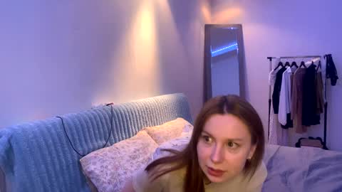 Snapshot of reynasweet_ chatting on April 2026 10:30:02 PM Lola online show from April 2026 10:30:02 PM
