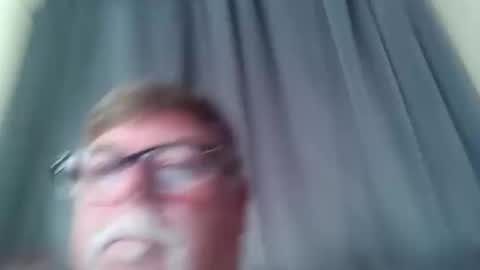 Snapshot of ri_tugger33 chatting on May 2026 04:04:01 PM ri_tugger33 online show from May 2026 04:04:01 PM