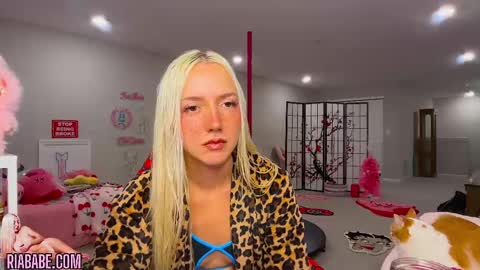 ria  online show from October 2025 03:36:02 AM