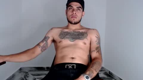 Snapshot of riancum chatting on November 2025 07:02:02 PM juan online show from November 2025 07:02:02 PM