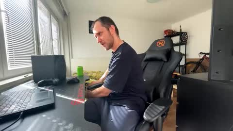 Snapshot of ricciardio chatting on October 2025 10:16:02 AM ricciardio online show from October 2025 10:16:02 AM