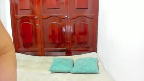 ronald and victoria online show from December 2024 04:45:02 AM