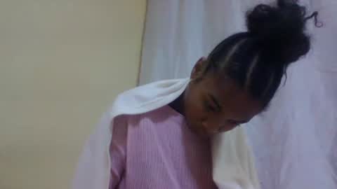 Snapshot of richella34 chatting on July 2026 06:52:01 AM richella34 online show from July 2026 06:52:01 AM
