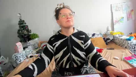 Anna - not anna - right Anna  online show from February 2026 10:51:02 AM