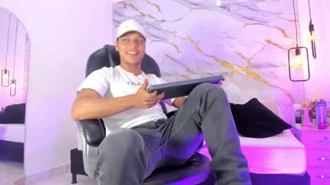 Ricky  online show from October 2025 01:11:01 PM