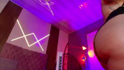 Snapshot of rihanna_rose chatting on June 2026 10:20:01 AM Riha online show from June 2026 10:20:01 AM