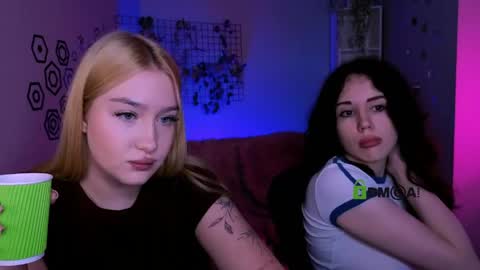 Snapshot of riley_sanders chatting on April 2026 07:11:01 PM Meow online show from April 2026 07:11:01 PM