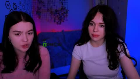 Snapshot of riley_sanders chatting on April 2026 07:23:01 PM Meow online show from April 2026 07:23:01 PM