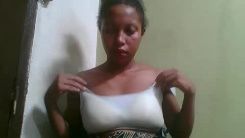 Snapshot of rinah654271 chatting on April 2026 02:33:01 PM rinah654271 online show from April 2026 02:33:01 PM