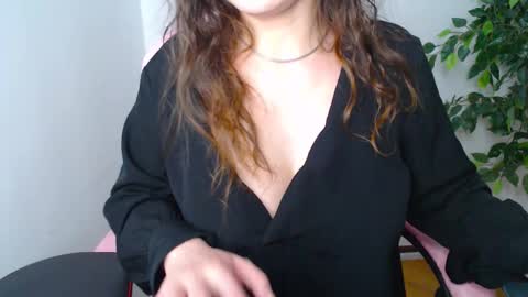 Snapshot of ripe_cherries chatting on September 2025 08:12:02 PM Ripe cherries online show from September 2025 08:12:02 PM