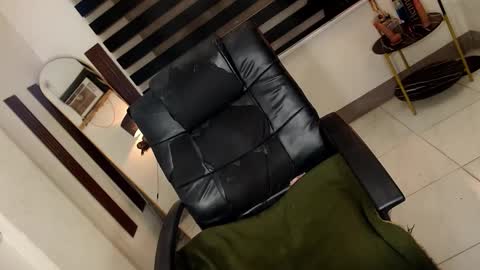 riri online show from February 2025 09:05:02 PM