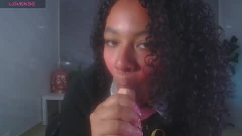 Snapshot of risada_temptation_s chatting on September 2025 08:46:01 PM Risada online show from September 2025 08:46:01 PM