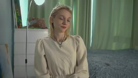 Akemi online show from April 2026 04:19:01 AM