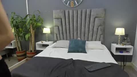 Roan Birkin online show from February 2025 07:23:02 PM