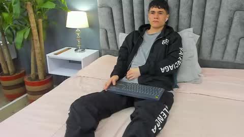 Roan Birkin online show from February 2025 07:24:02 PM