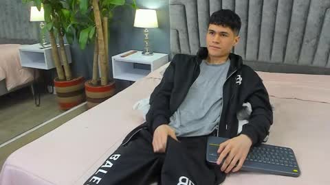 Roan Birkin online show from February 2025 10:26:01 PM