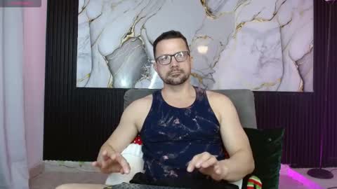 Robert online show from November 2025 06:43:01 PM