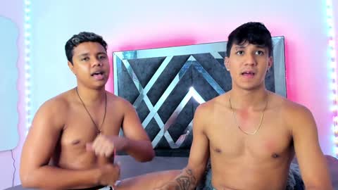 Robert Miller And Mael Thompson  online show from January 2025 04:36:02 AM