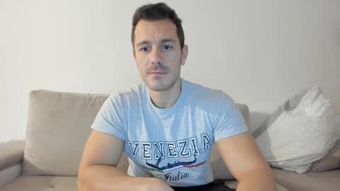 Snapshot of roberto4ever chatting on February 2025 05:47:01 AM roberto4ever online show from February 2025 05:47:01 AM