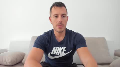 Snapshot of roberto4ever chatting on October 2025 06:12:01 AM roberto4ever online show from October 2025 06:12:01 AM