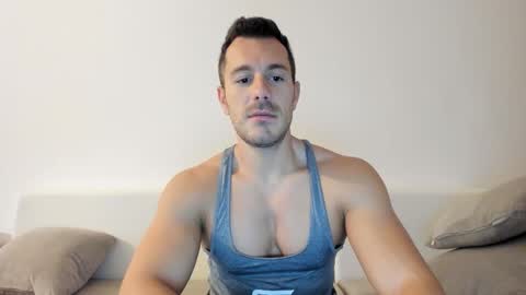 Snapshot of roberto4ever chatting on October 2025 05:17:02 AM roberto4ever online show from October 2025 05:17:02 AM