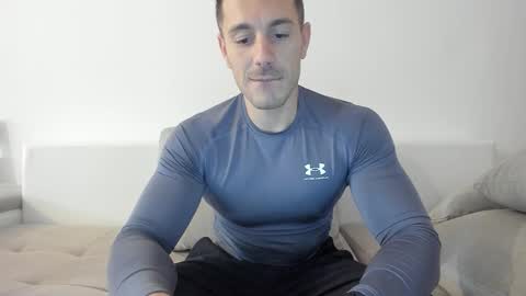 roberto4ever online show from March 2026 12:16:01 PM