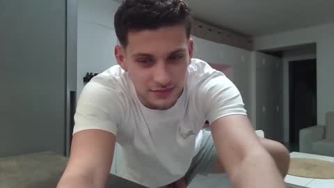 Snapshot of roberto_twink1 chatting on February 2025 04:58:02 PM Roberto online show from February 2025 04:58:02 PM