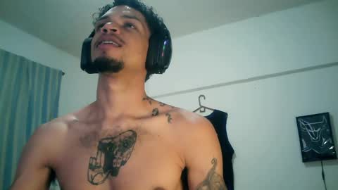 Rocco online show from November 2025 02:44:01 AM