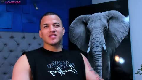 rocco_santos online show from September 2025 05:40:01 AM