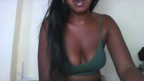 Snapshot of rochellinah chatting on March 2026 02:05:02 PM rochellinah online show from March 2026 02:05:02 PM