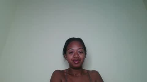 Snapshot of rochellinah chatting on May 2026 01:45:01 AM rochellinah online show from May 2026 01:45:01 AM